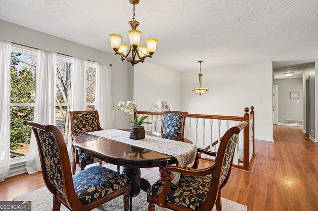 82 Maplewood Court, Acworth, GA 30101