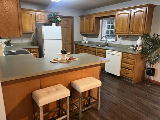 107 W Girard Road, Union City, MI 49094