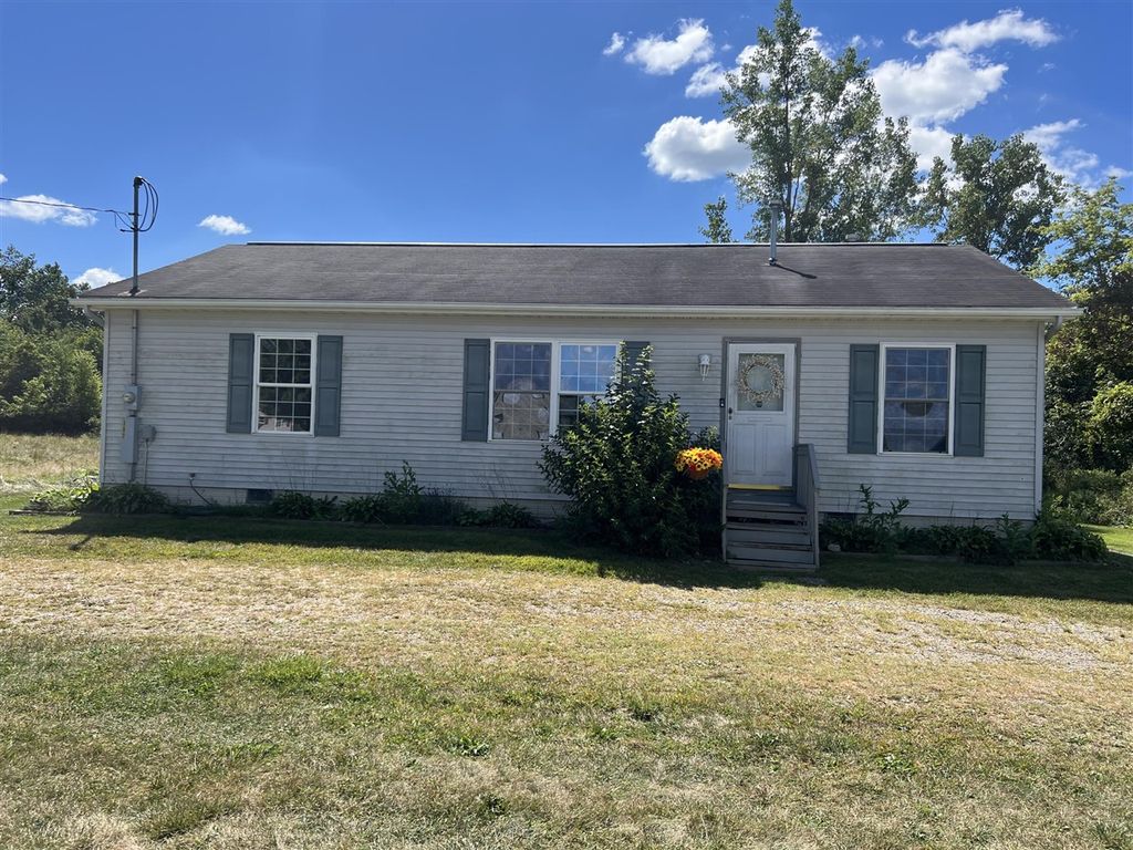 107 W Girard Road, Union City, MI 49094