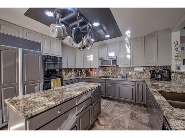 308 Red Hawk Cir, Silverthorne, CO 80498