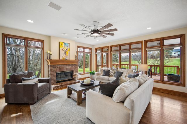 34951 Charbono Point, Waukee, IA 50263