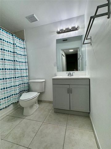 7290 NW 114th Ave 210-7, Doral, FL 33178