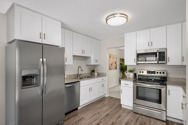 1159 Edgcumbe Road, Saint Paul, MN 55105