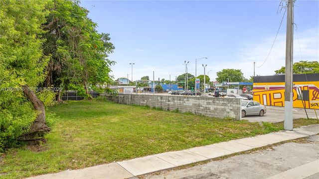 1618 NW 55th St, Miami, FL 33142