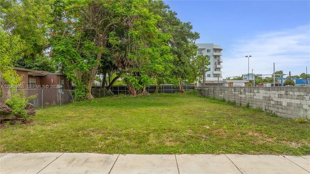 1618 NW 55th St, Miami, FL 33142
