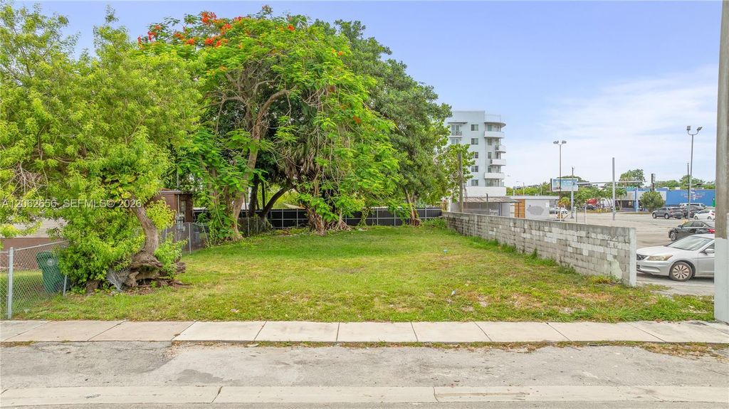 1618 NW 55th St, Miami, FL 33142