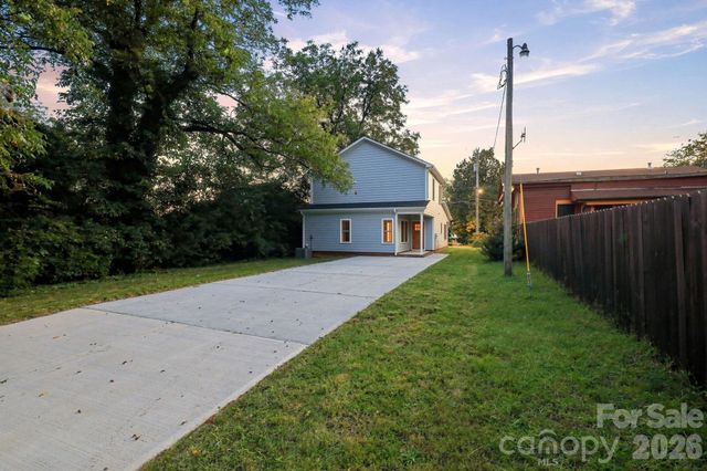629 S Race Street, Statesville, NC 28677