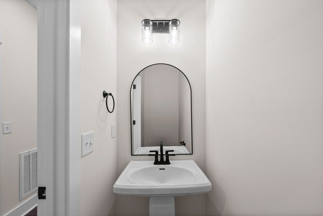 1 Charleston Cove, Clarksville, TN 37043