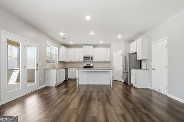 5975 Park Bay Court, Flowery Branch, GA 30542