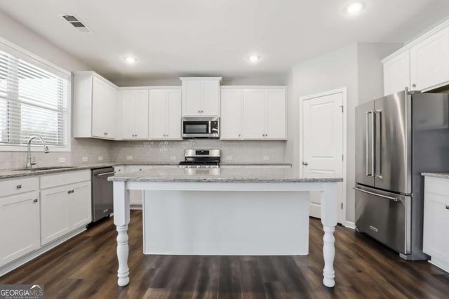 5975 Park Bay Court, Flowery Branch, GA 30542