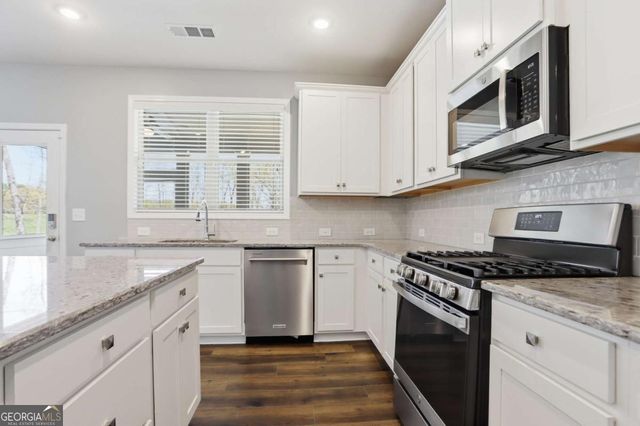 5975 Park Bay Court, Flowery Branch, GA 30542