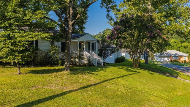 3 Spotwood Road, Little Rock, AR 72207