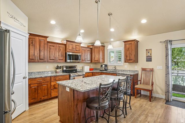 1438 W 2535 N, Clinton, UT 84015