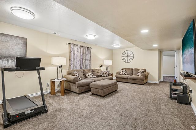 1438 W 2535 N, Clinton, UT 84015