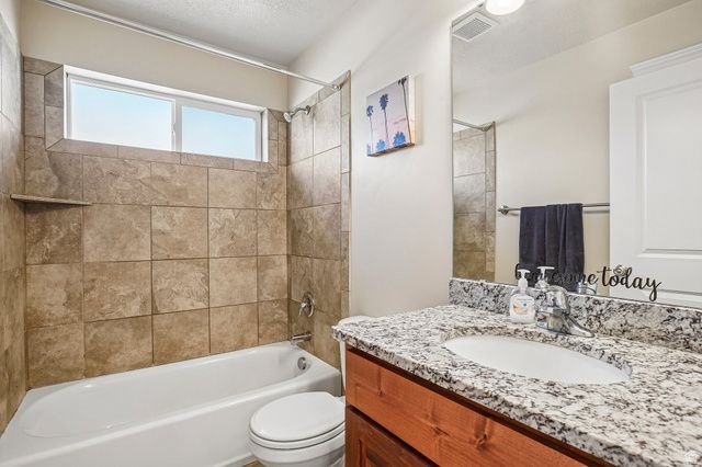 1438 W 2535 N, Clinton, UT 84015