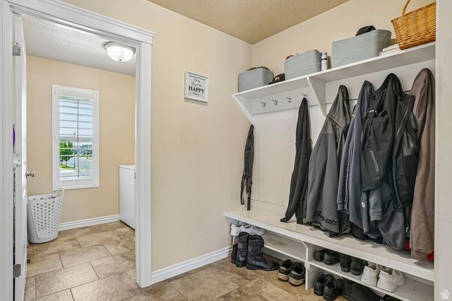 1438 W 2535 N, Clinton, UT 84015