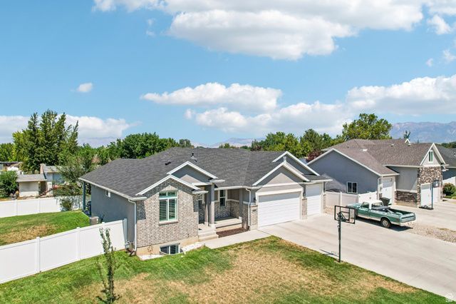 1438 W 2535 N, Clinton, UT 84015