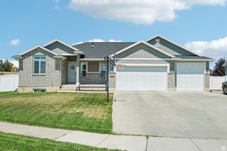 1438 W 2535 N, Clinton, UT 84015