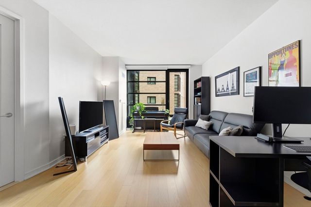 580 Washington St 1014, Boston, MA 02111