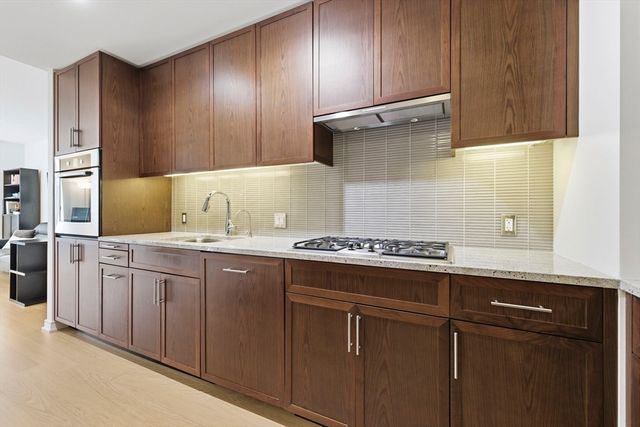 580 Washington St 1014, Boston, MA 02111