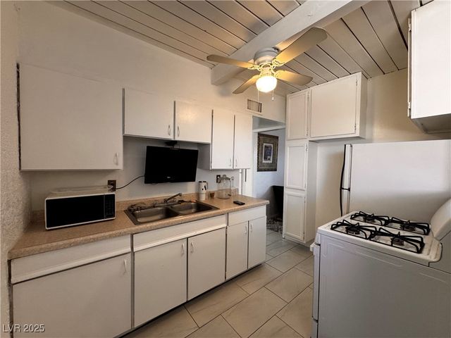 421 Harvard Street, Las Vegas, NV 89107