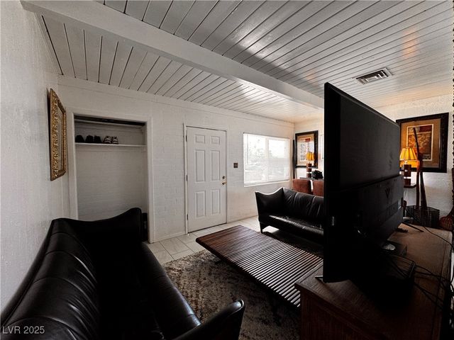 421 Harvard Street, Las Vegas, NV 89107