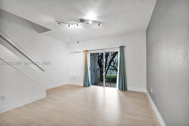 5670 NW 116th Ave 222, Doral, FL 33178
