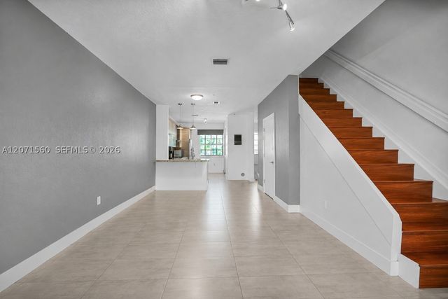 5670 NW 116th Ave 222, Doral, FL 33178