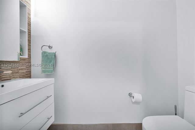 5670 NW 116th Ave 222, Doral, FL 33178