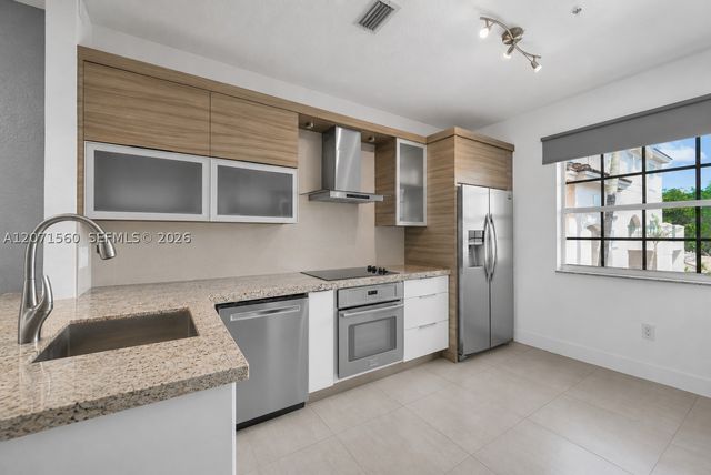 5670 NW 116th Ave 222, Doral, FL 33178