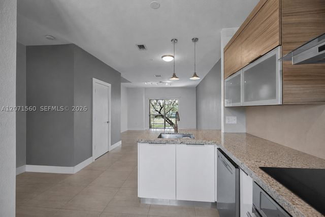 5670 NW 116th Ave 222, Doral, FL 33178