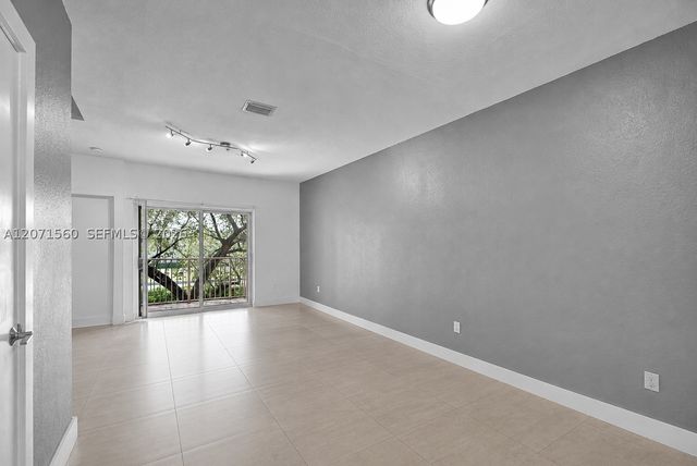 5670 NW 116th Ave 222, Doral, FL 33178