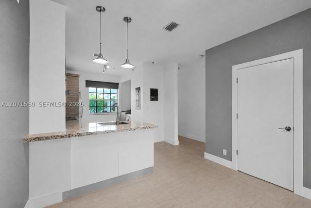 5670 NW 116th Ave 222, Doral, FL 33178
