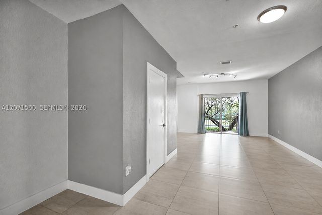5670 NW 116th Ave 222, Doral, FL 33178