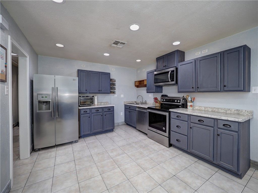 912 S 7th St, Aransas Pass, TX 78336 — photo 5