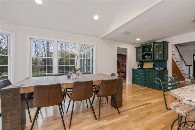 4 Springwood Path, Syosset, NY 11791