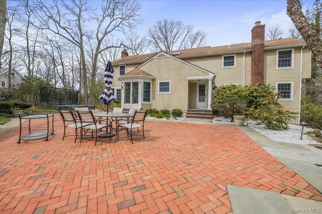 4 Springwood Path, Syosset, NY 11791