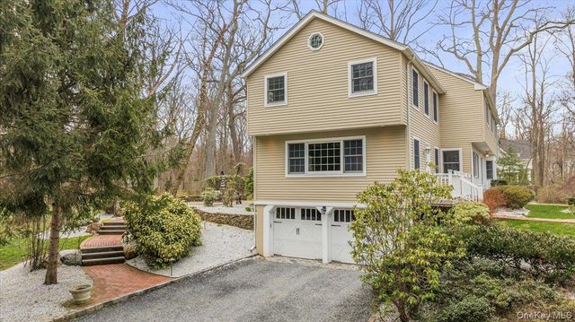 4 Springwood Path, Syosset, NY 11791