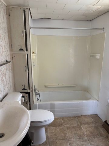 508 N Bluff Street, Albany, IL 61230