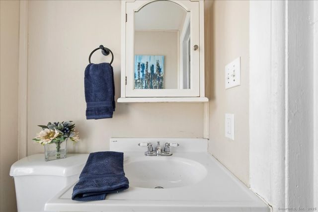 33 Division Street, Norwich, CT 06360