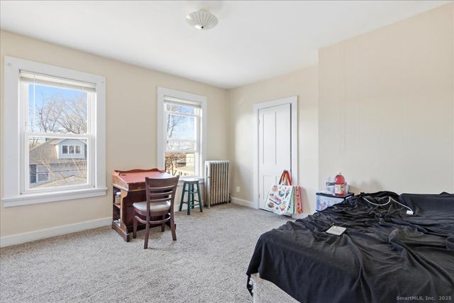 33 Division Street, Norwich, CT 06360