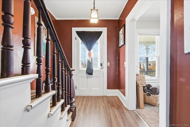 33 Division Street, Norwich, CT 06360