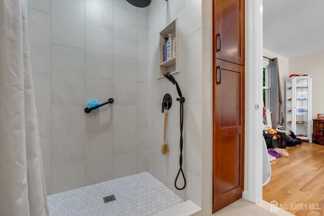 6 Mount Court, East Brunswick, NJ 08816