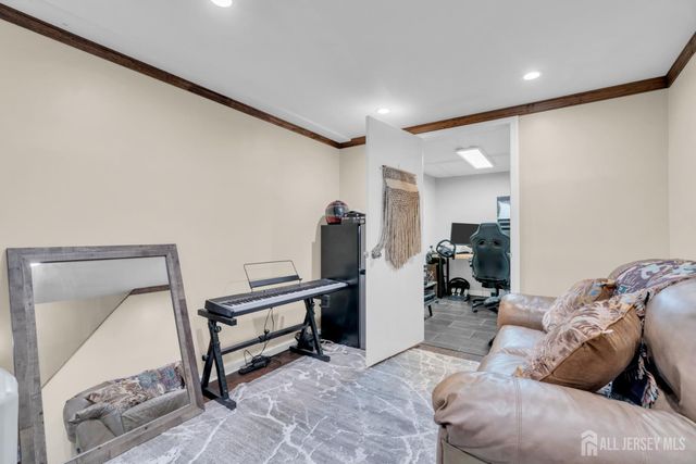 6 Mount Court, East Brunswick, NJ 08816