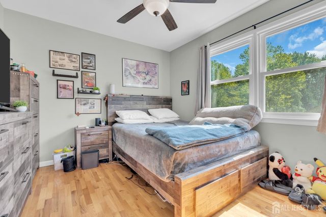 6 Mount Court, East Brunswick, NJ 08816