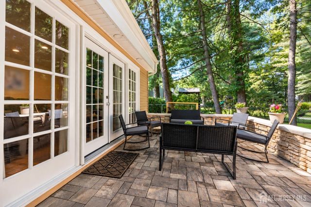 6 Mount Court, East Brunswick, NJ 08816