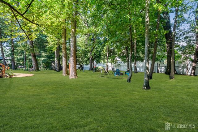 6 Mount Court, East Brunswick, NJ 08816