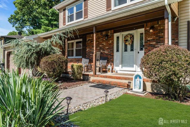 6 Mount Court, East Brunswick, NJ 08816