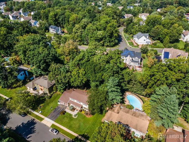 6 Mount Court, East Brunswick, NJ 08816