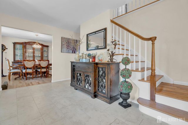 6 Mount Court, East Brunswick, NJ 08816